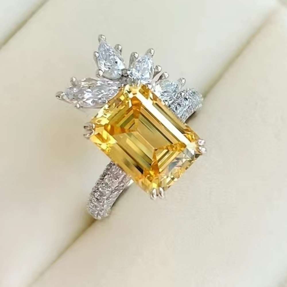 New women's beautiful yellow ring